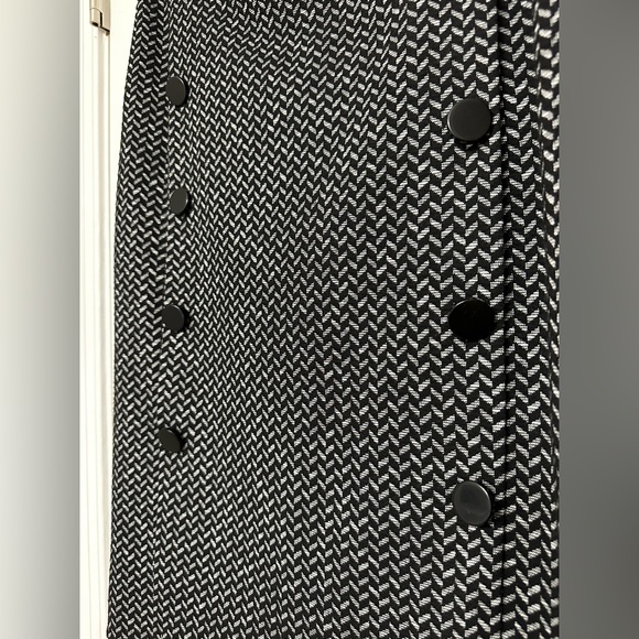 Never Worn Ann Taylor Button Knit Pencil Skirt - Picture 3 of 5